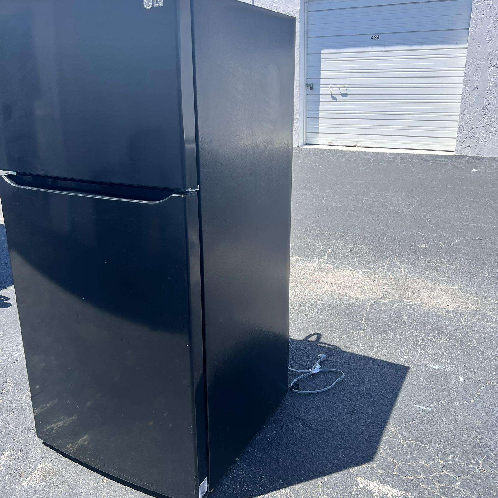 LG Black Top and Bottom Refrigerator LG Black Top and Bottom Refrigerator
